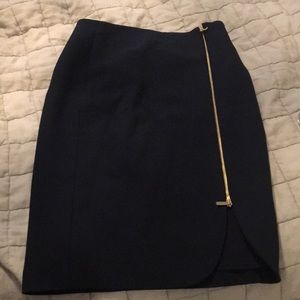 NWT Ann Taylor navy size 4 skirt with gold zipper
